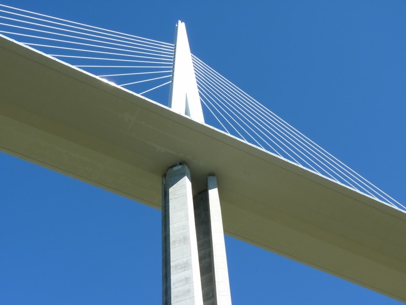 Le Viaduc de Millau (8).JPG